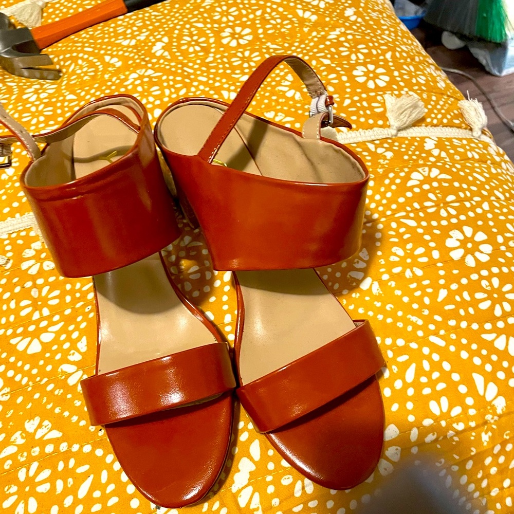Brown heel